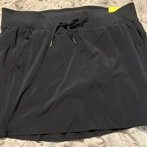 Black all in motion target skort NWT
